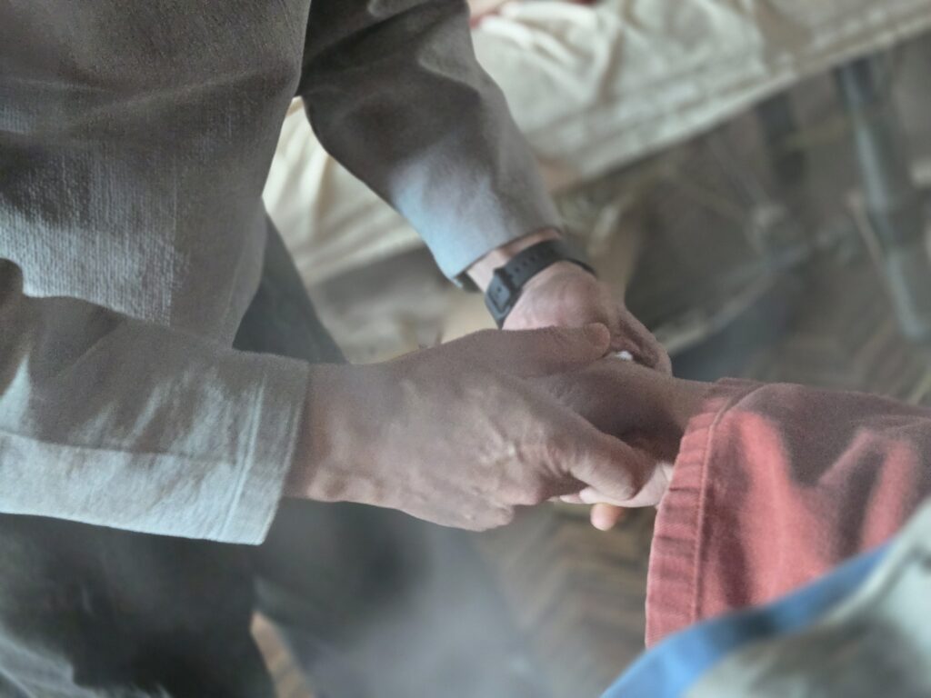 말기 간경화 복수 천자 치료 사례, 뜸치료 6개월 후 혈액 수치 개선 및 일상 복귀 기록 한뜸한의원